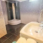 Апартаменти Ariana Luxury -